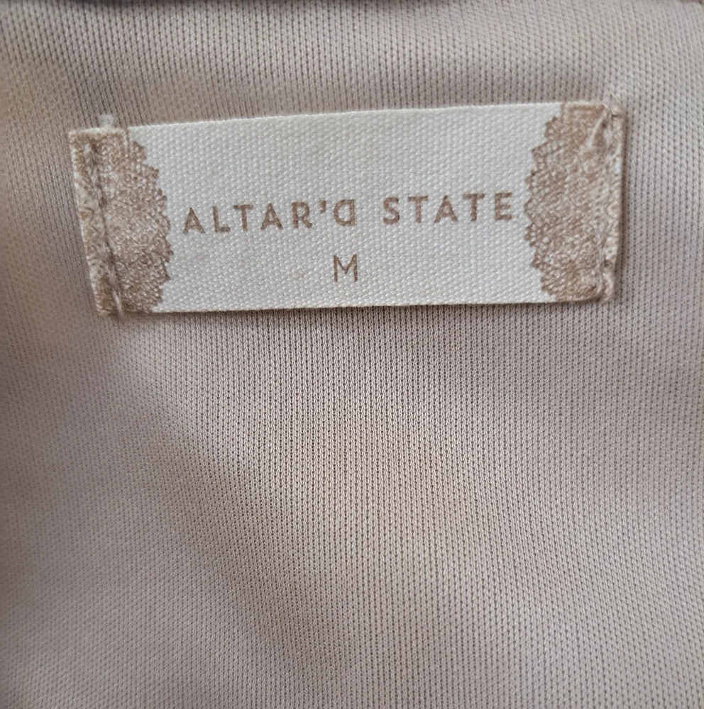 Elegant Blue Lace Floral Top - Picture 5 of 5